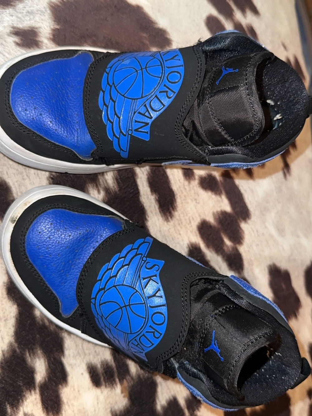 Nike Kids Black and Blue Sky Jordan Slip-On Sneakers Velco 1Y EUC
